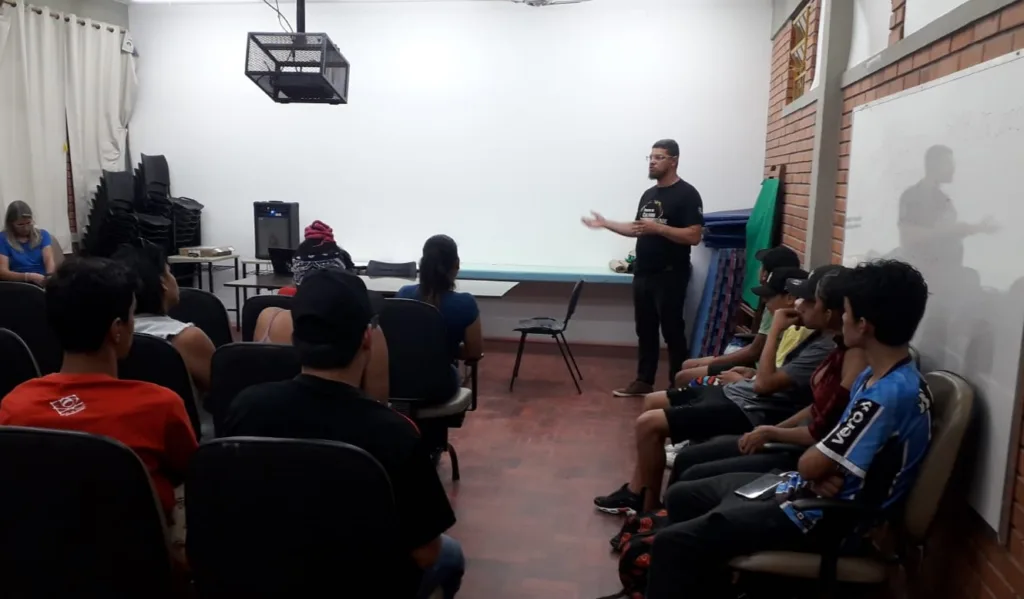 Cineclube Maloka promove formação audiovisual, exibição de filmes e debates sobre narrativas periféricas