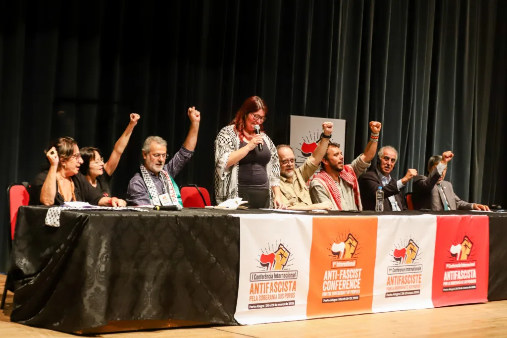 MEsa foi mediada por Gabi Tolotti, presidenta do Psol-RS e e integrante da Global Sumud Flotilha