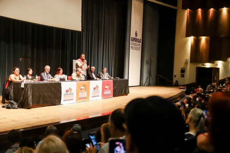 Conferência aponta Palestina como centro da luta contra ofensiva global de caráter fascista