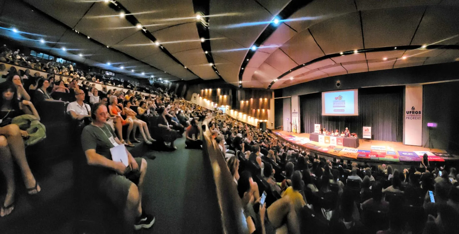 "Precisamos organizar uma luta antifascista e por um futuro de igualdade e fraternidade”, defendeu Fernanda Melchionna
