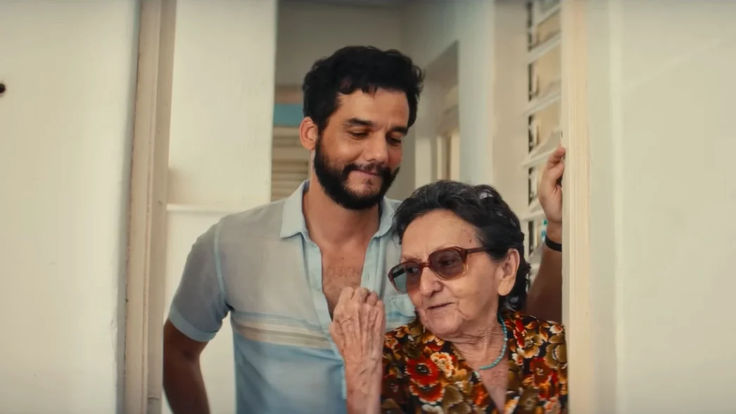 Cena de O Agente Secreto, filme de Kleber Mendonça Filho que representou o Brasil no Oscar 2026 e concorreu a melhor filme internacional.