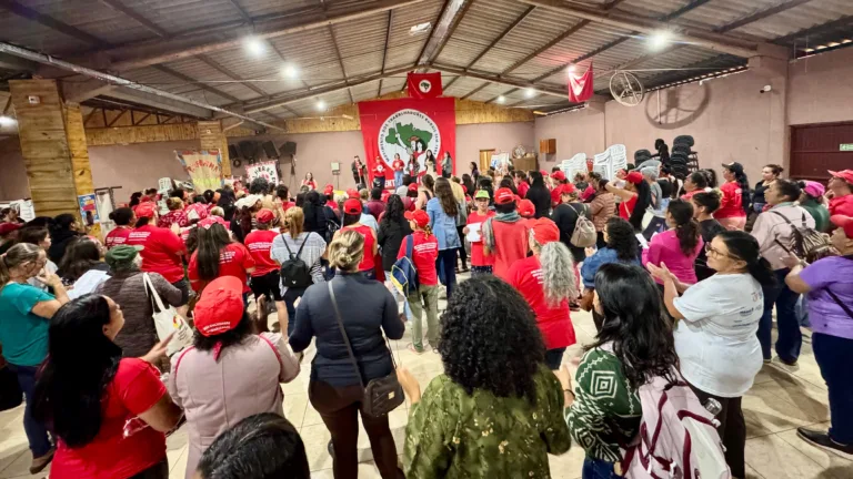 MST reúne mil mulheres no PR e planta 10 mil árvores durante Jornada Nacional de Lutas