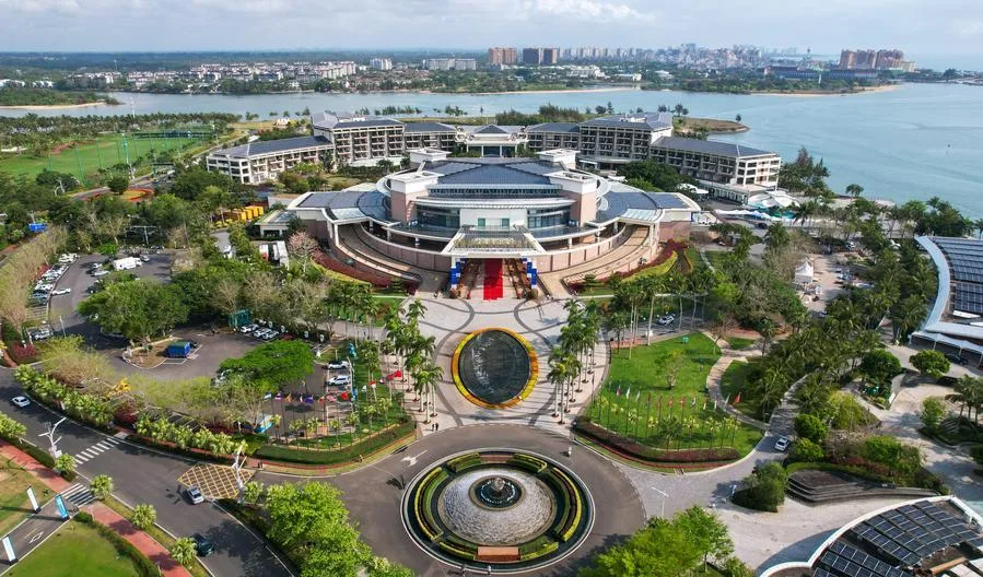 Foto aérea do Centro Internacional de Conferências do Fórum de Boao para a Ásia (BFA), em Boao, Hainan, sul da China. O BFA reúne líderes políticos e empresariais para debater a economia asiática