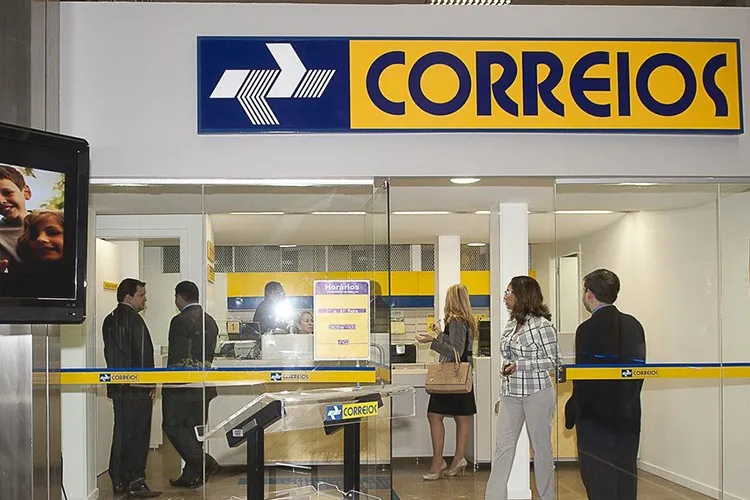 Feriados alteram funcionamento de serviços