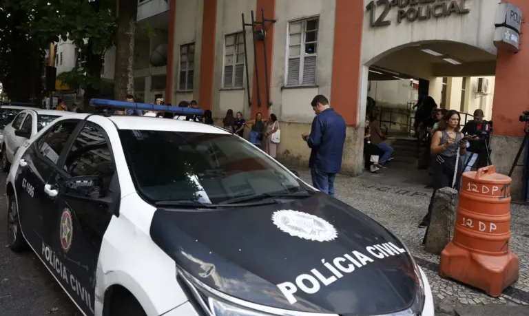 Último foragido por estupro coletivo de adolescente no Rio se entrega
