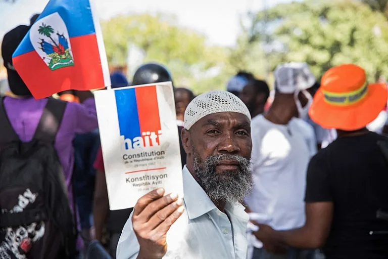Haiti: Constituição que pôs fim à ditadura não acabou com dominação imperialista