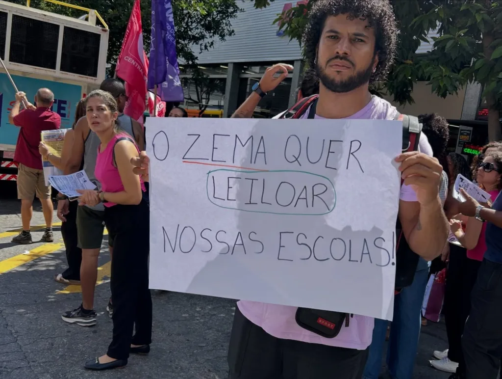 Governo Zema quer leiloar escolas do estado e entregar para empresas privadas