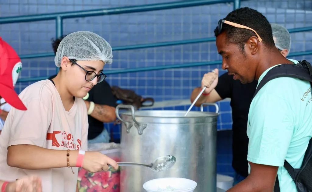 Atuação do Mãos Solidárias em cozinha popular na Paraíba