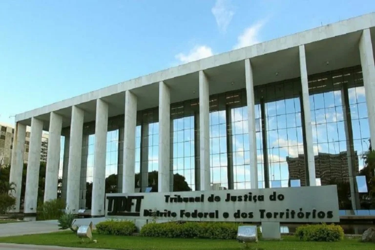 Tribunal de Justiça do DF terá que explicar pagamentos acima do teto constitucional para juízes