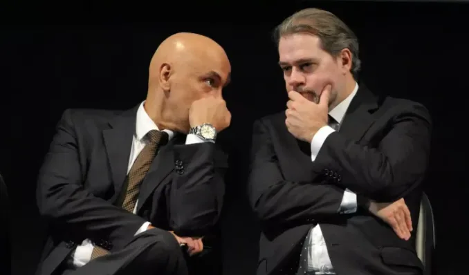 Os ministros do STF Alexandre de Moraes e Dias Toffoli