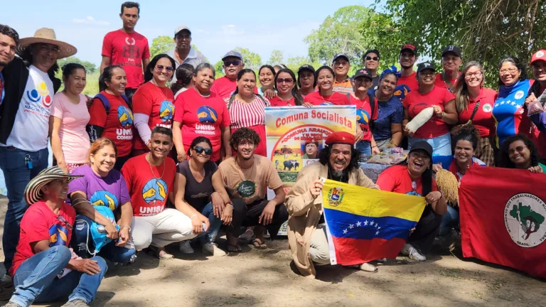 Na terra de Hugo Chávez, comunas bolivarianas constroem soberania alimentar 