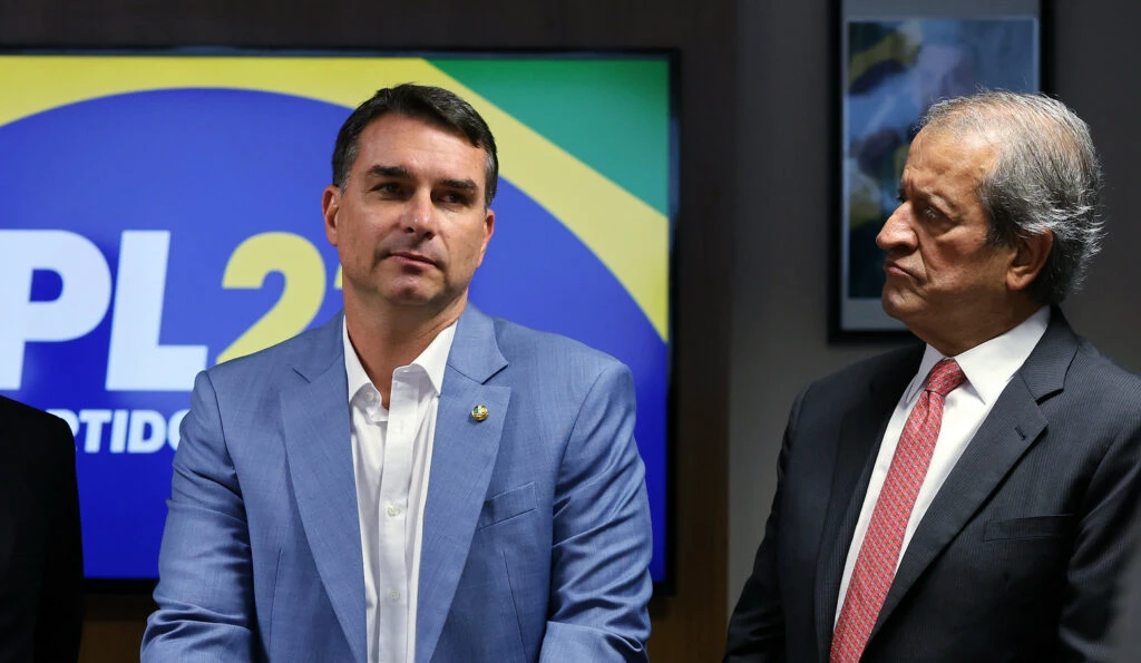 Flávio Bolsonaro e Valdemar Costa Neto