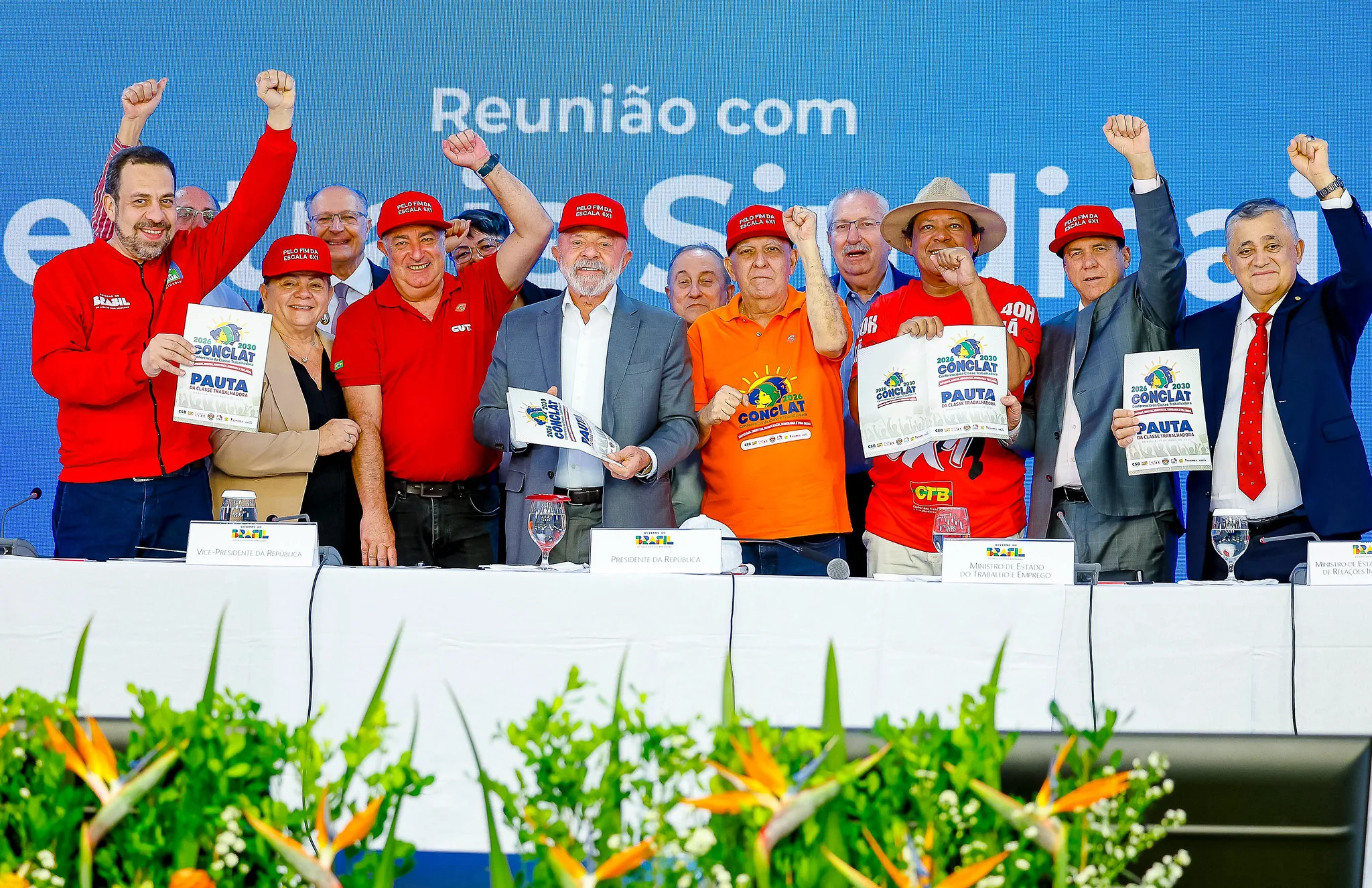 O presidente Luiz Inácio Lula da Silva (PT) recebe lideranças sindicais no Palácio do Planalto