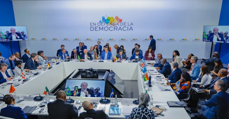 'Digna e solidária': Cuba agradece Brasil, Espanha e México por exigirem fim de bloqueio