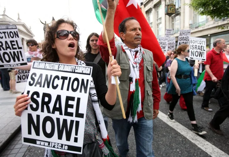 Projeto colonizador britânico na Irlanda inspira política genocida de Israel na Palestina