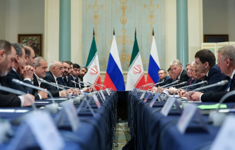 Rússia diante da crise no Irã: derrota dos EUA, multilateralismo e redefinição de ordem global