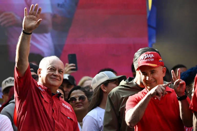 É falsa suposta tratativa para asilar funcionários venezuelanos no Brasil
