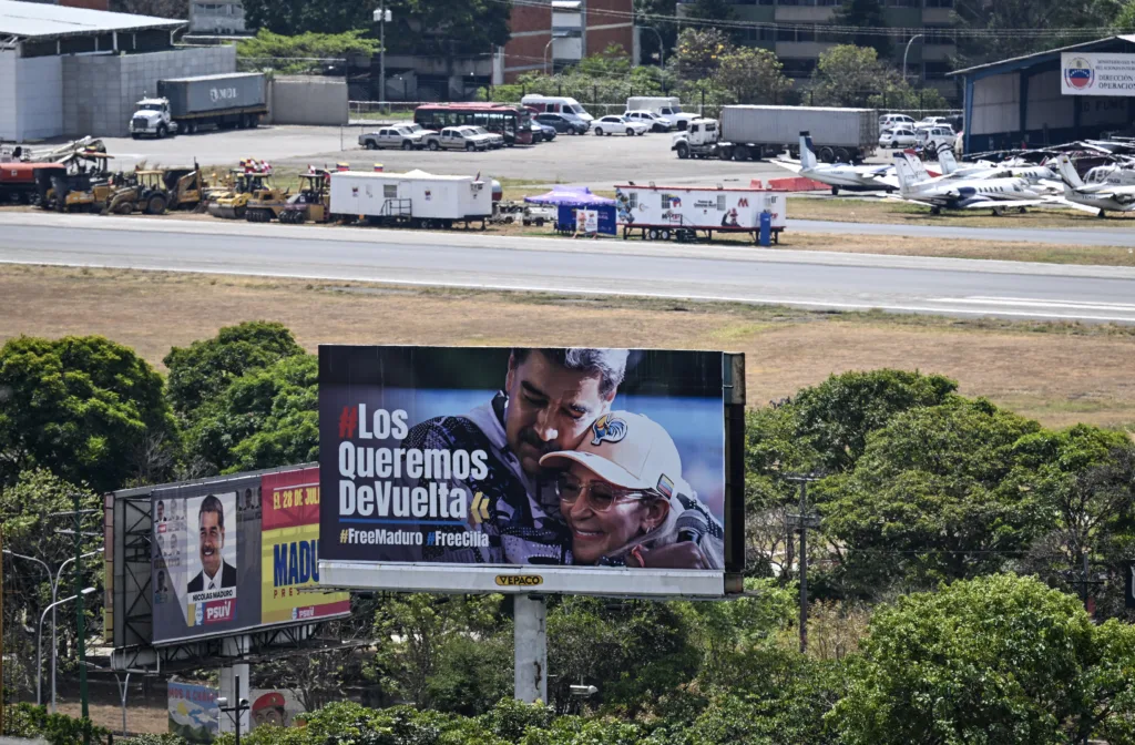 Outdoors espalhados por Caracas e pelo interior do país.