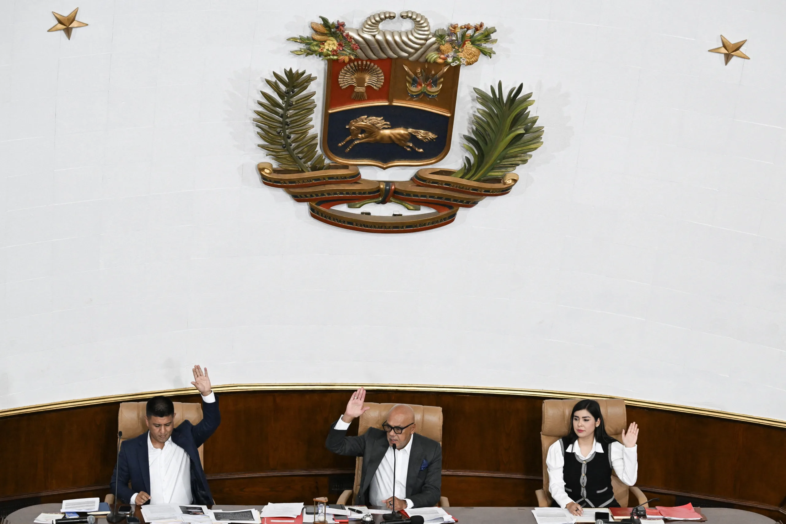 Nova lei de mineração contou com apoio do chavismo e da oposição.