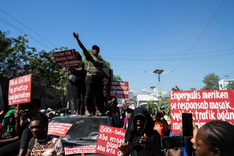 Mobilizações populares se espalham no Haiti por redução do custo de vida e menos violência