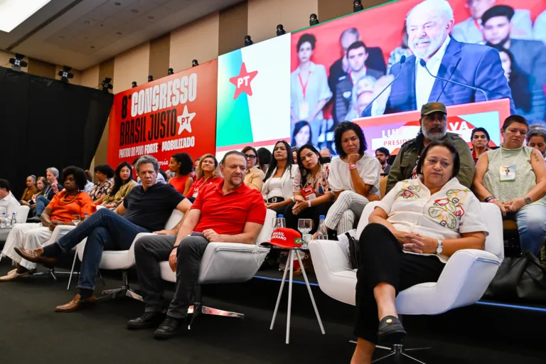 Manifesto do PT pré-eleição traz críticas ao neoliberalismo e defesa de novo modelo de Estado