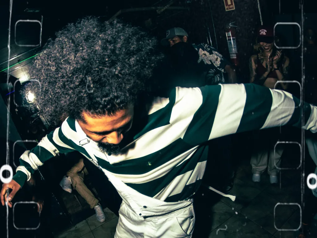 Evento Young Beat ocupa o Parque do Bosque, na Candangolândia, no sabado (18) e domingo (19), com feira, debates, desfile de moda streetwear e baile black celebrando a cultura hip-hop.