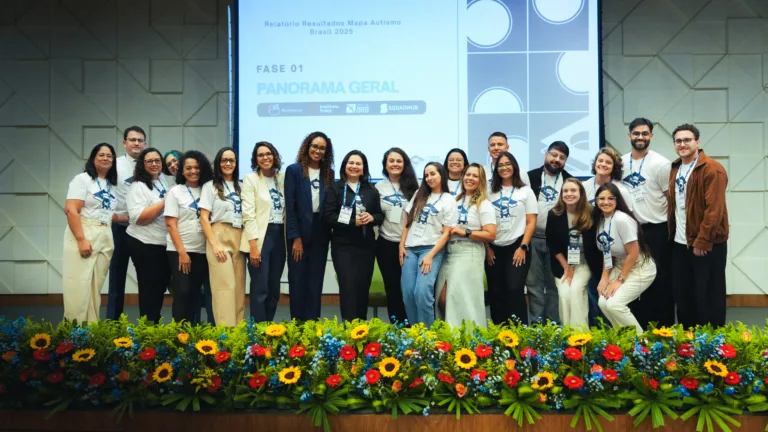 Mapa Autismo Brasil expõe dependência da rede privada e sobrecarga de mães cuidadoras