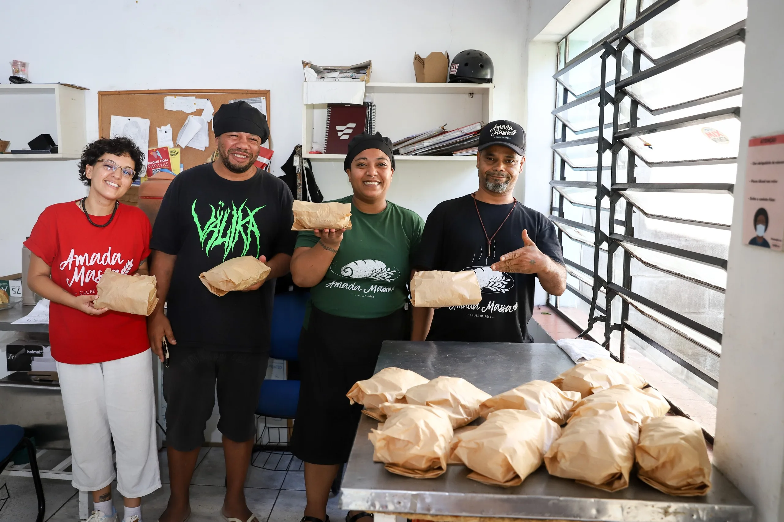 Amada Massa é um Clube de Pães que começou a ser construído na luta e na militância pela garantia de direitos de pessoas em situação de rua ou com trajetória de fragilidade