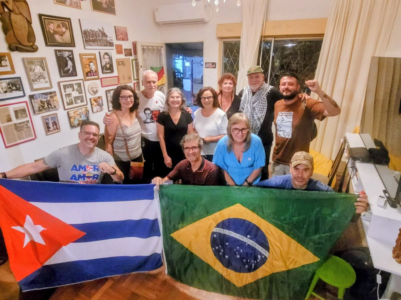 Parte do grupo se reuniu na Casa Diógenes de Oliveira, na Cidade Baixa, nessa terça-feira (31)