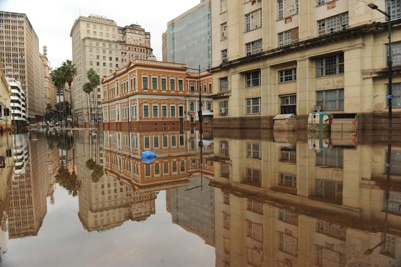 O que nossos veículos propõem, desde o governo Marchezan, é um debate aprofundado sobre o tema, abordando as diversas consequências que esta proposta de Plano Diretor trará para a nossa cidade, em especial num contexto de mudanças climáticas e alterações em padrões demográficos