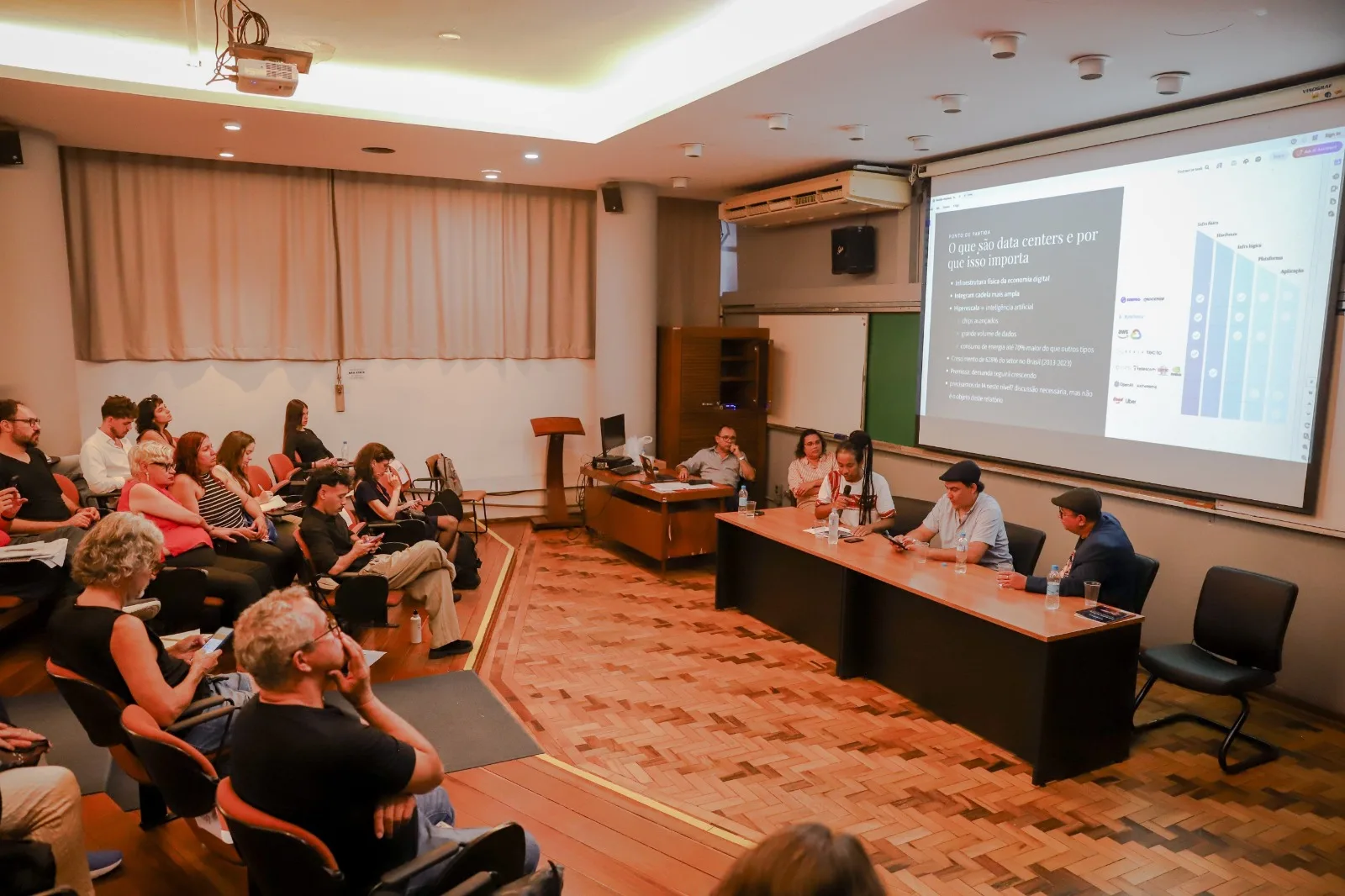 No evento foi apresentado o relatório da subcomissão da Assembleia