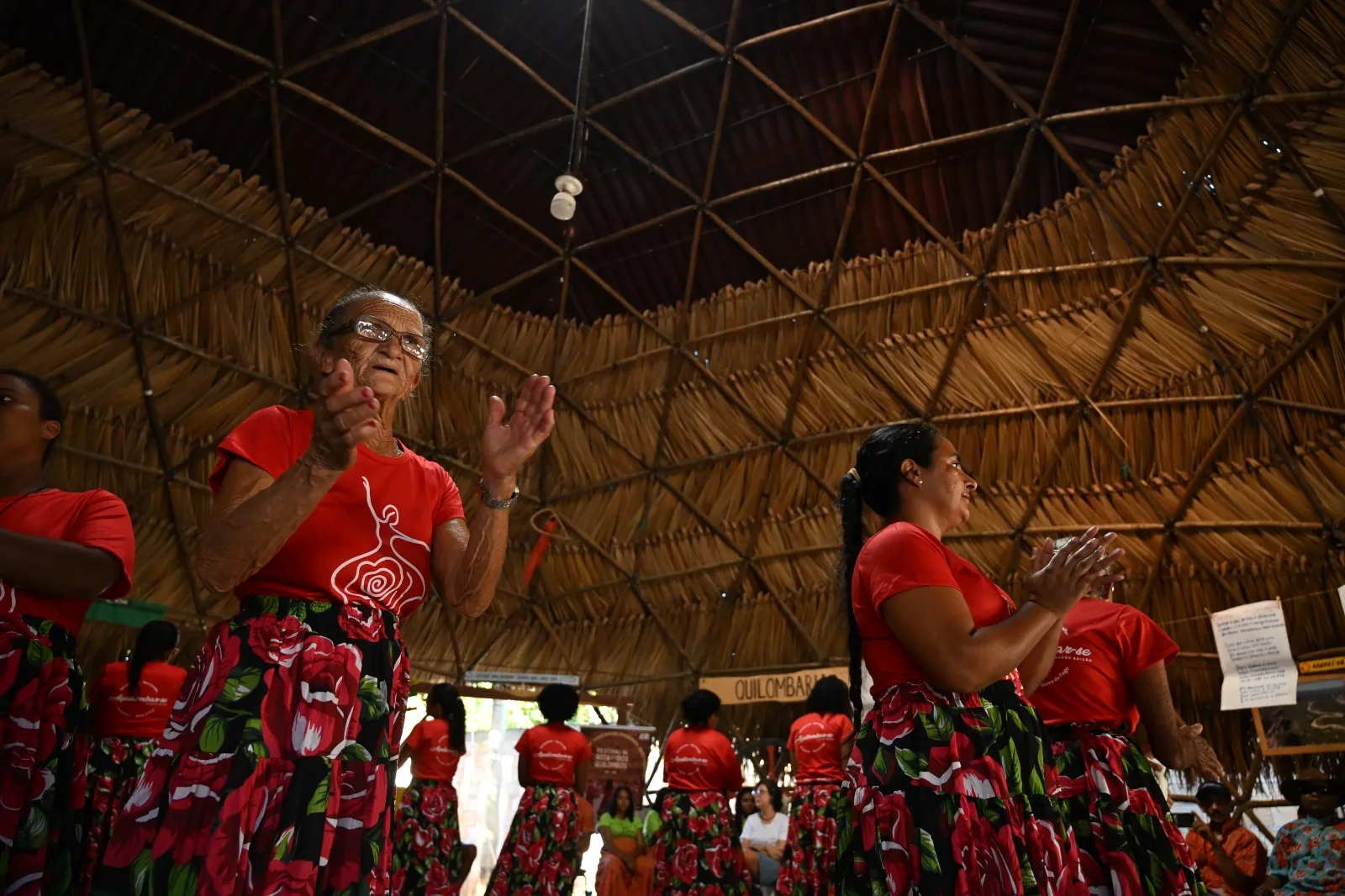 O encontro reuniu mulheres de comunidades quilombolas e tradicionais do território do Grande Sertão Veredas em um movimento que articula cultura, memória e fortalecimento coletivo.