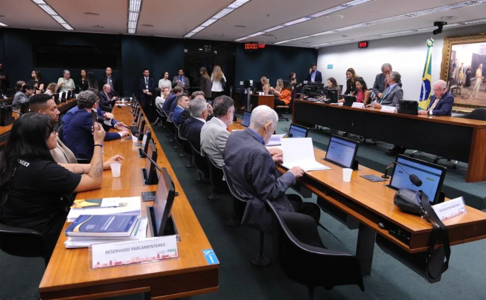 Parlamentares afirmaram que não tiveram tempo suficiente para analisar o texto