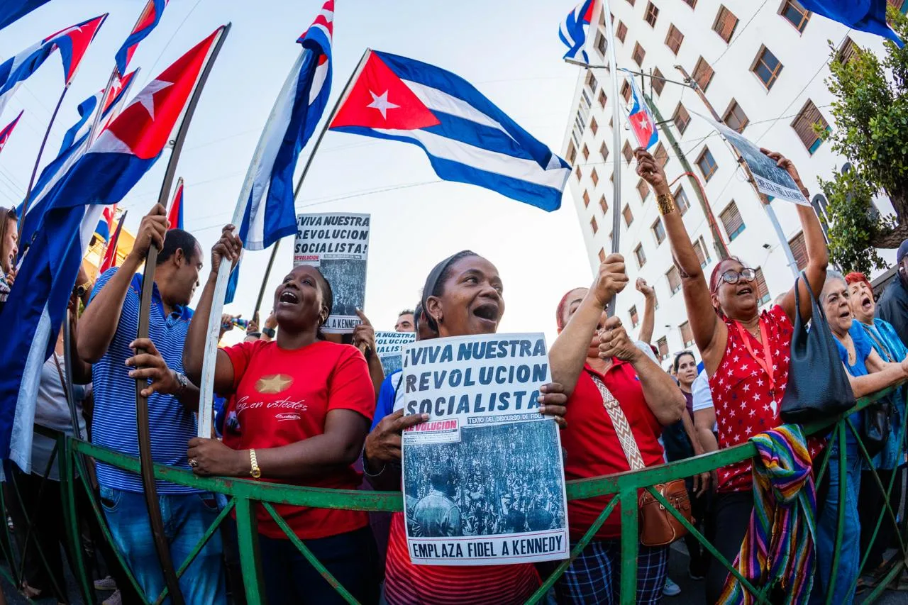 Ato pela proclamação socialista da Revolução, 16 de abril.