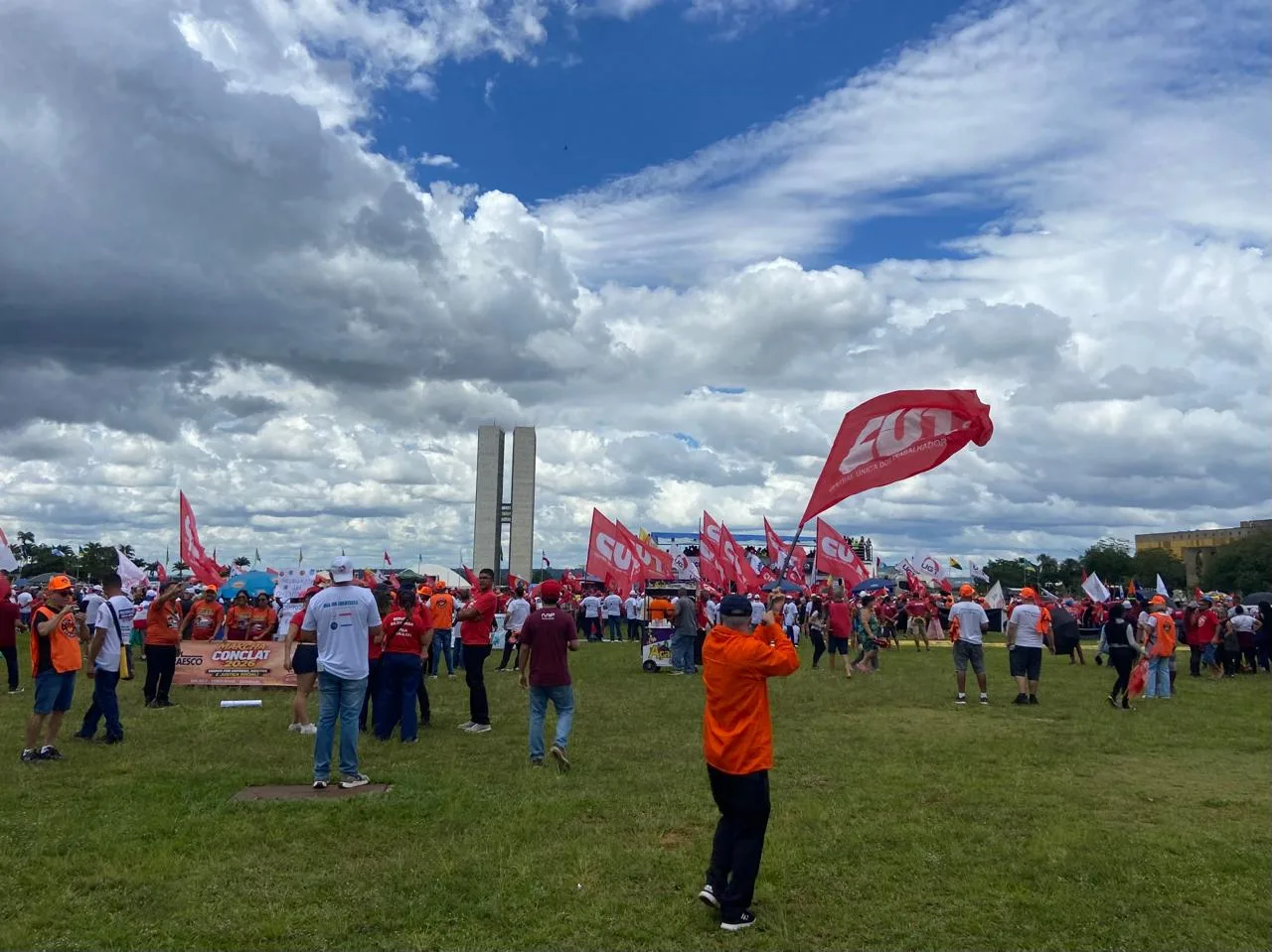 Manifestação reunirá trabalhadores e famílias em defesa de direitos, contra a escala 6x1 e por melhores condições de trabalho.
