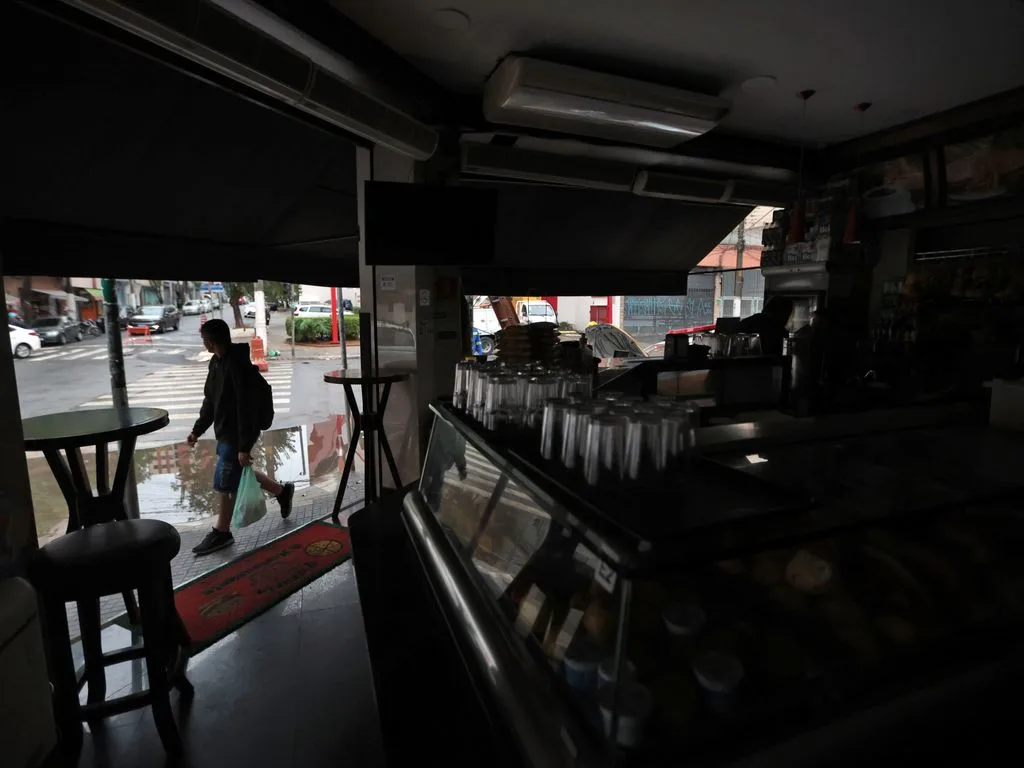 Um bar na rua Barão de Limeira, no centro de São Paulo