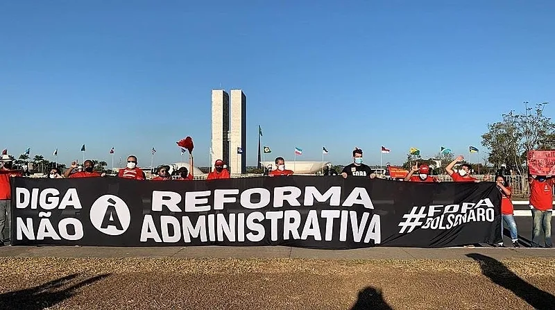 Apesar de intensa luta contra a PEC 32, projeto de reforma administrativa segue tramitando no Congresso Nacional