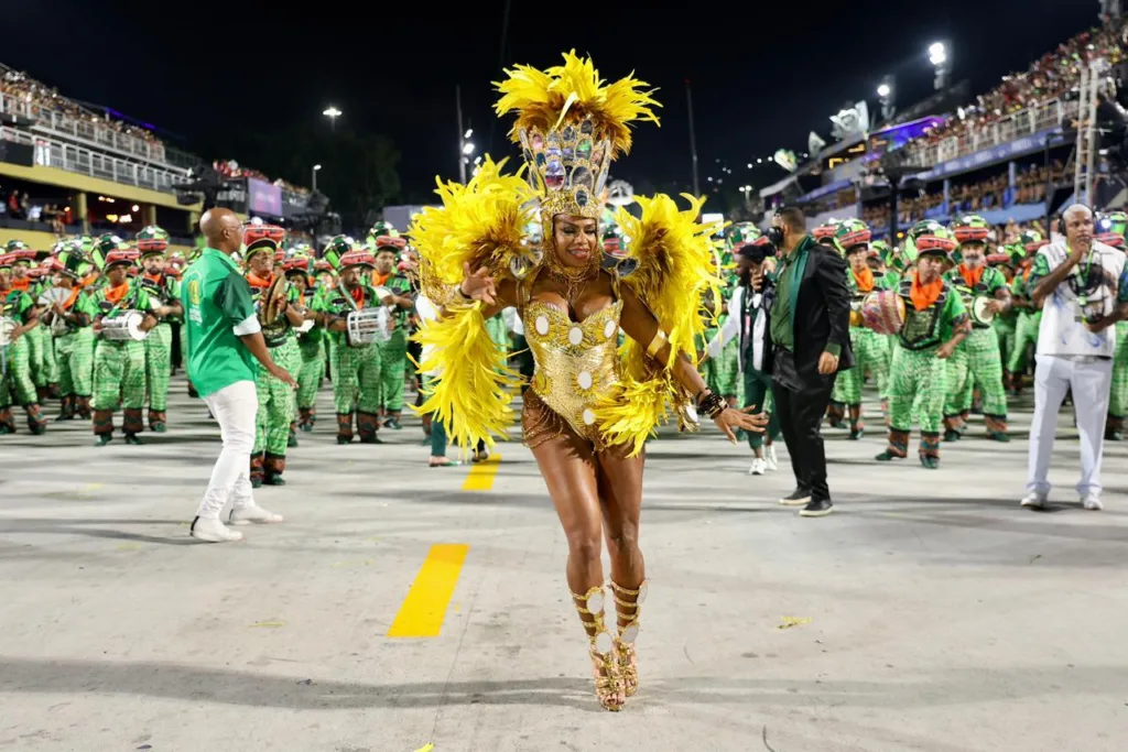 Quitéria Chagas, rainha de bateria do Imperio Serrano, na Sapucaí