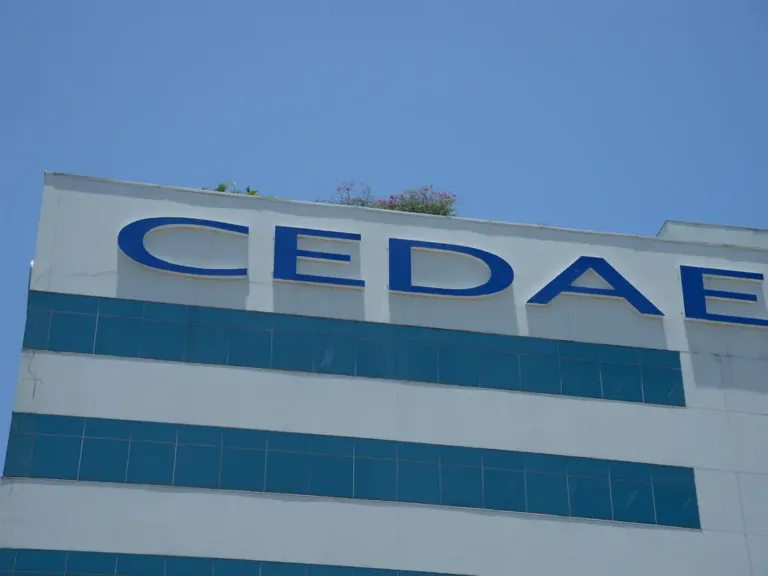 Erros no contrato de privatização da Cedae expõem fragilidades da operação