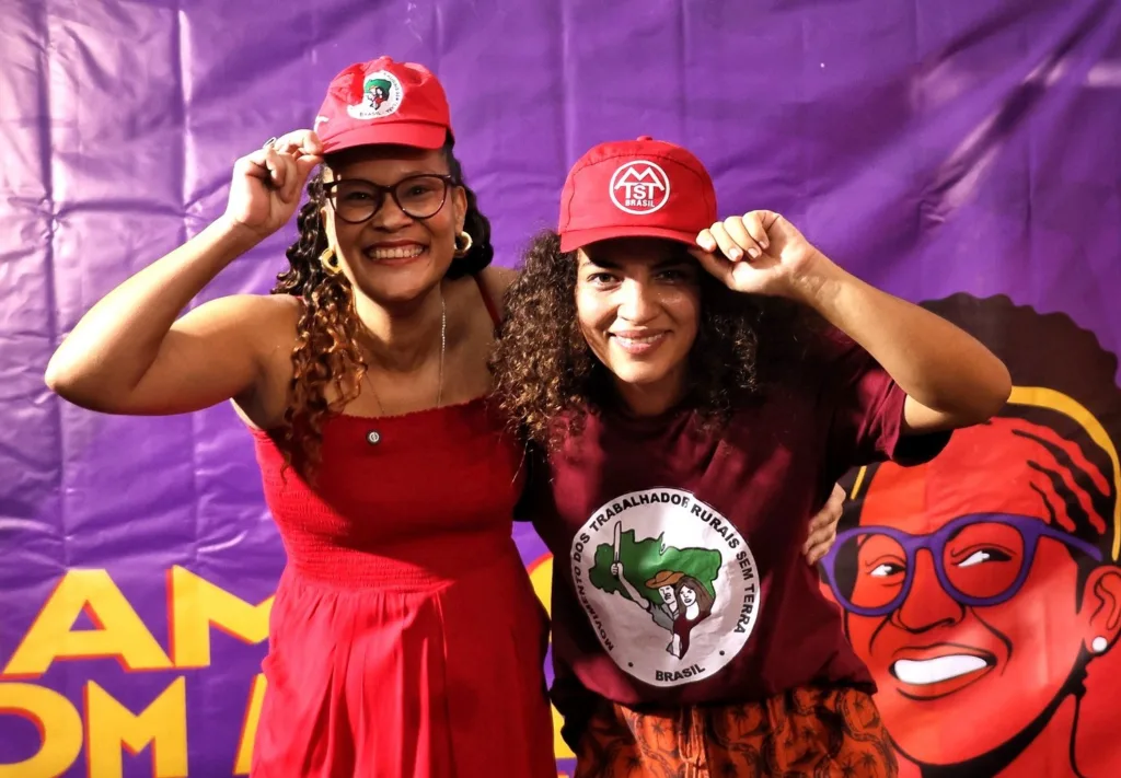 A vereadora sem teto Jô Cavalcanti (Psol) e a deputada sem terra Rosa Amorim (Psol) anunciam parceria dos movimentos visando as eleições de 2026 em Pernambuco