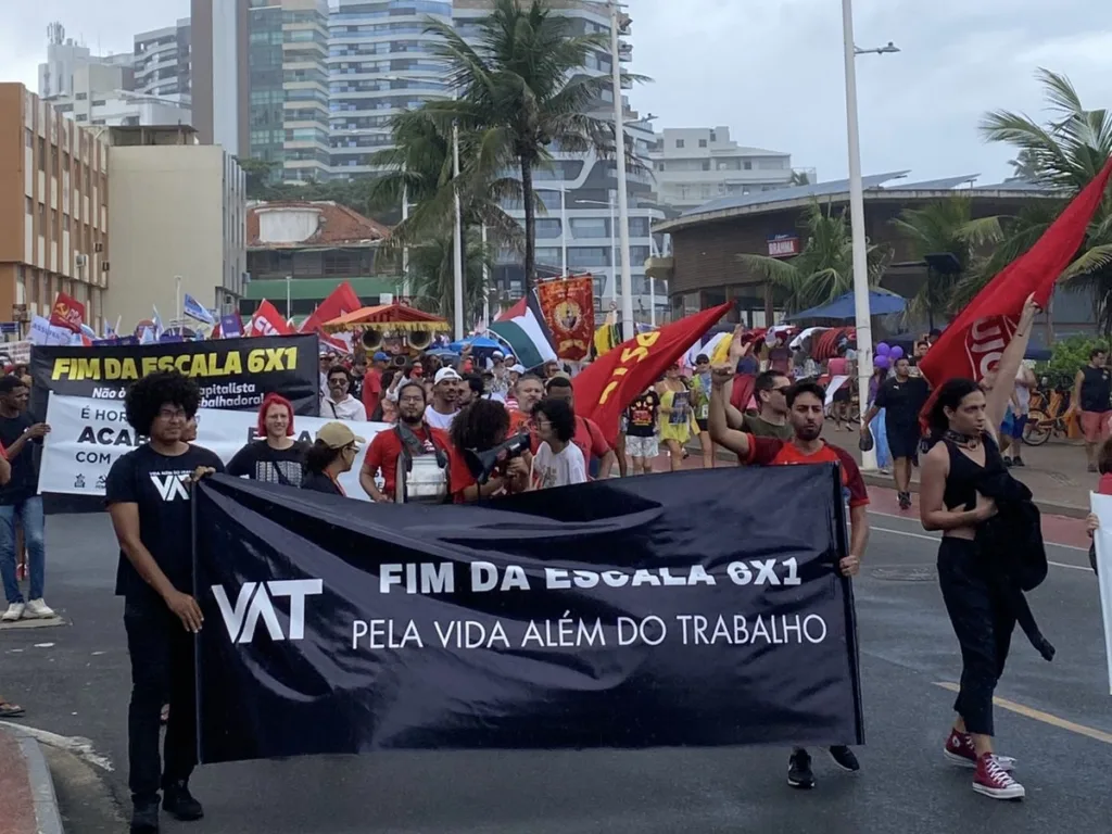 Em Salvador, ato aconteceu na orla da cidade.
