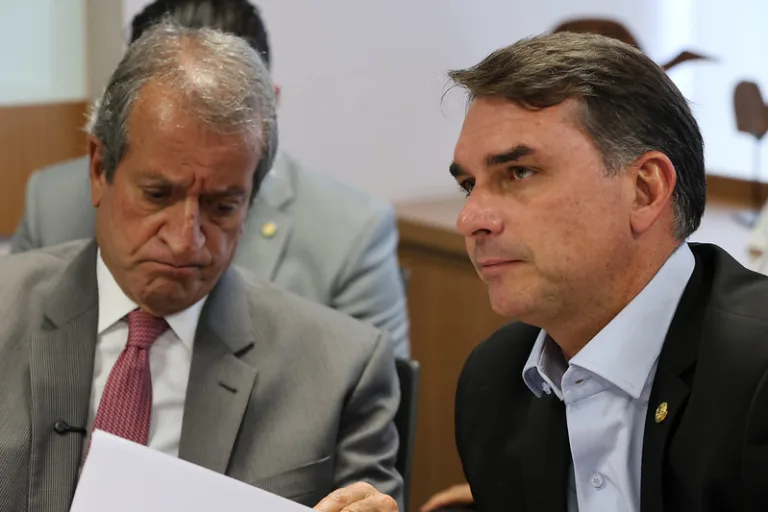 Valdemar defende Flávio Bolsonaro e diz que visita a Vorcaro é 'coisa normal'
