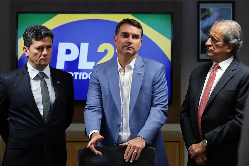 O presidente nacional do PL, Valdemar Costa Neto, o pré-candidato à Presidência da República Flávio Bolsonaro (PL/RJ) e o pré-candidato ao Governo do Paraná Sérgio Moro (PL/PR)