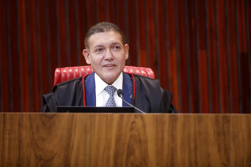 O ministro Kassio Nunes Marques tomou posse na presidência do Tribunal Superior Eleitoral (TSE), em Brasília (DF), nesta terça (12)