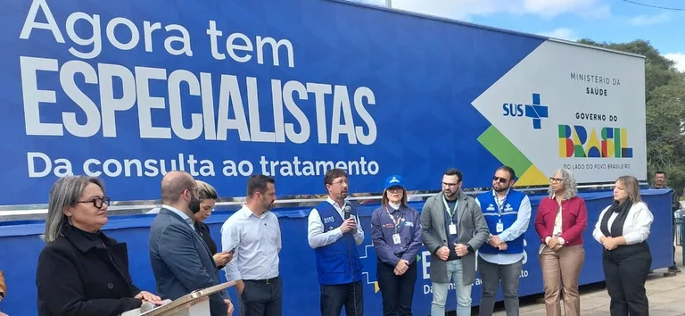 Unidade móvel de oftalmologia começa atendimentos em Viamão com foco em exames e cirurgias de catarata