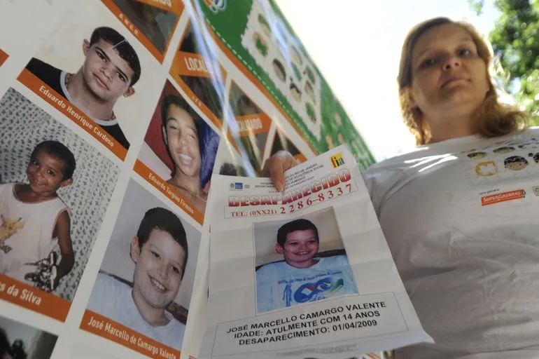 Mobilização nas escolas busca orientar famílias e estudantes sobre prevenção e resposta imediata.