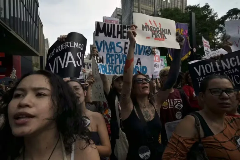 Violência política de gênero é resultado da lógica bolsonarista, explica militante da MMM
