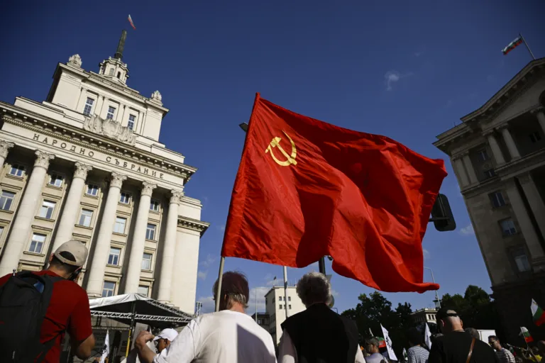 Alemanha proíbe símbolos russos e soviéticos durante comemorações do Dia da Vitória em Berlim