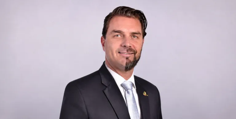 PF é acionada por suspeita de trama entre Vorcaro e aliados de Flávio Bolsonaro na eleição