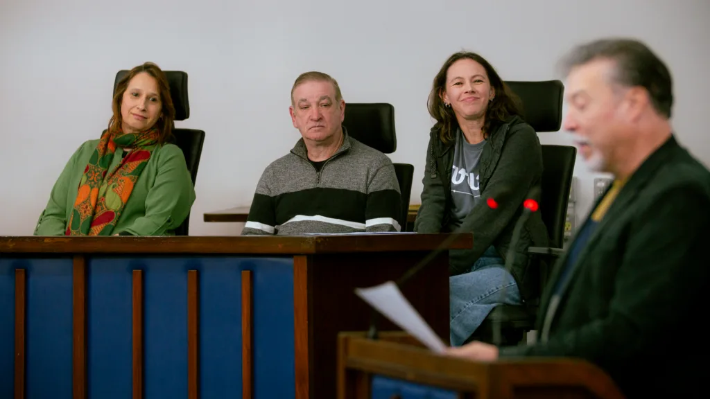 Fundada na Vila Caramelo, na zona oeste de Santa Maria, a TV OVO surgiu a partir de uma oficina de vídeo comunitário e, desde então, desenvolve atividades voltadas à formação audiovisual, produção de filmes e ações de educomunicação